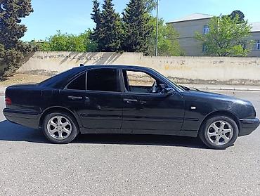 w210 sukanı: Mercedes-Benz E-Class (W210) sedan - Kuzov: qara rəng, 4 qapı — 3