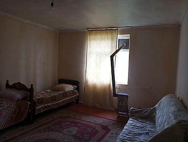 Həyət evləri və villaların satışı: Satışda: Həyət evi evin kupcası var - 1 mərtəbəli daş tikili, kirəmit — 7