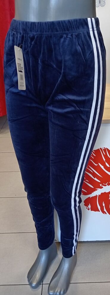 Donji deo: Ženske trenerke pliš elastin 
vel. S. M. L. Xl. 
Cena 999din 💋 — 1