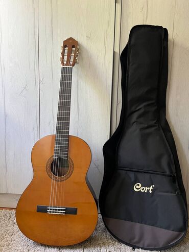 yamaha гитара: Новая гитара YAMAHA C40 (с момента покупки прошла неделя)
Чехол CORT