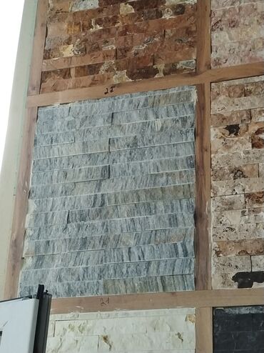 divar boyasi: Dekorativ təbii daş panellər – divar üzlüyü - Material: təbii daş