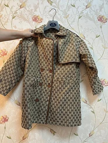 gucci обувь: Детский на 8-10 лет тренч/плащ с монограммным принтом GG и крупной — 1