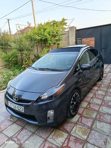 Su nəqliyyatı: Toyota Prius: 1.8 l | 2010 il Hetçbek
