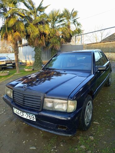 Daş yunu: Mercedes-Benz 190: 1.8 l | 1990 il Sedan