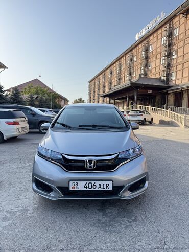 машина дешевая: Honda Fit: 2019 г., 1.5 л, Автомат, Бензин, Хетчбек