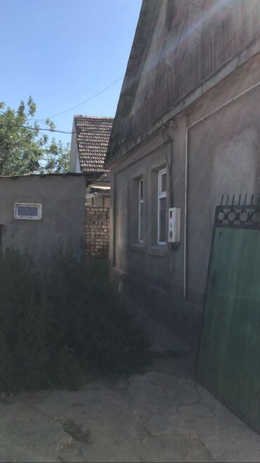 как быстро продать дом в бишкеке в Кыргызстан | Другие товары для дома: 82 м², 4 комнаты, Старый ремонт С мебелью