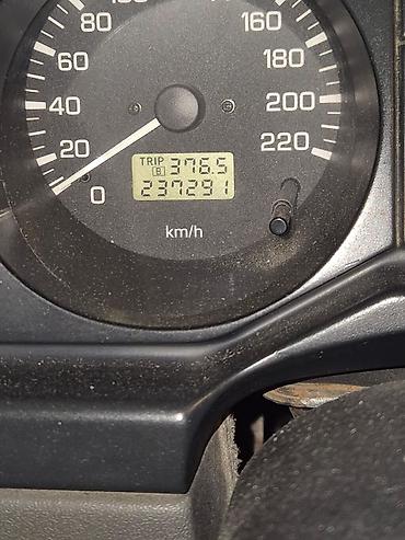 mitsubishi pajero 1995: Mitsubishi Pajero – tam çəkişli (4x4) SUV - Gümüşü rəng, kuzovda — 1