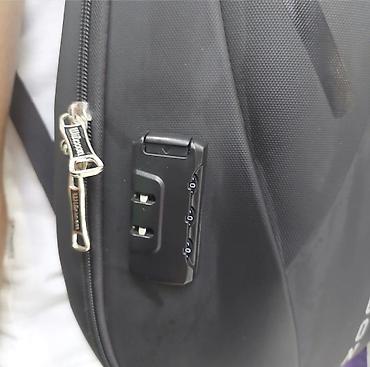 backpack: Rukzaklarin satisi.Qiymetler 25aznden baslayir.Magazadir.Catdirilma — 2