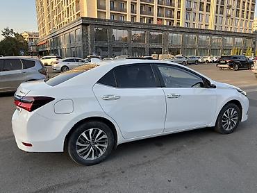 byd ev: Toyota Corolla: 2019 г., 1.8 л, Робот, Гибрид, Седан — 5