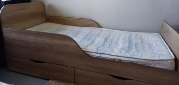 кровать с подъемным механизмом: Односпальная Кровать, Б/у