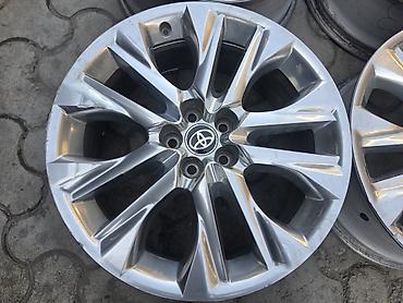 highland: Комплект оригинальных литых дисков Toyota — 4 шт. - Диаметр — 5