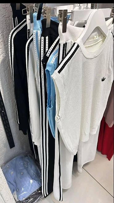 cargo: Adidas koncani kompleti
Uvoz Turska
Cena: 5500 dinara — 5