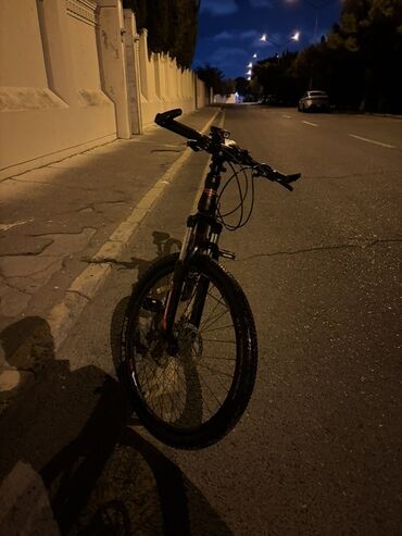 İdman velosipedləri: İşlənmiş Dağ velosipedi 26", sürətlərin sayı: 21, Ünvandan götürmə — 28