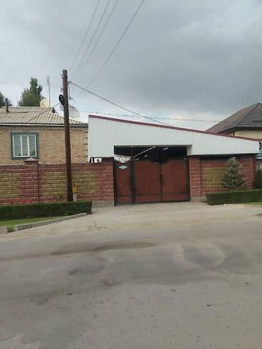 Көмүр: 6 бөлмө жана андан көп, 200 м², 9 соток, Токмок, Менчик ээси — 2