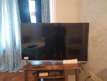 komputer ekran şəkilləri: Shivaki televizor satilir. Smart. 120 ekran. İstifadə olunmayib