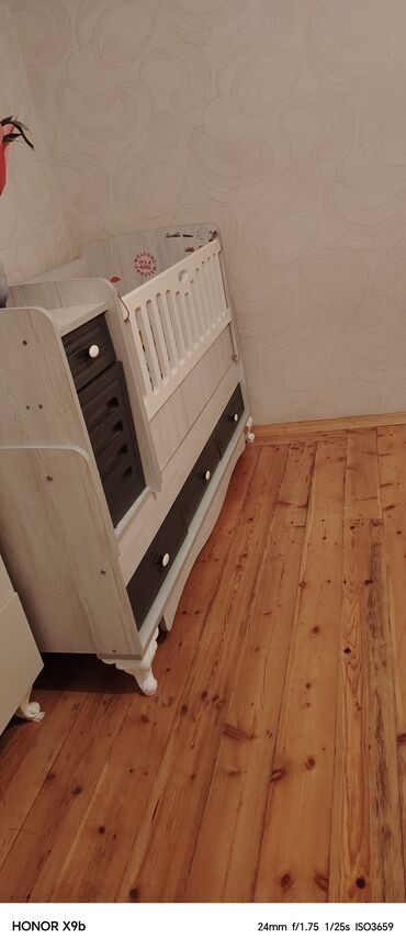 Beşiklər: Oğlan və qız üçün, Dördbucaq, Beşik, Dəstsiz, Matras ilə, Yellənmə mexanizmsiz — 3