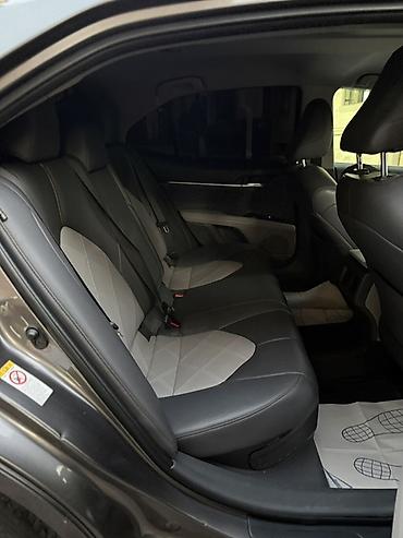 б у машины: Toyota Camry: 2018 г., Гибрид, Седан — 8