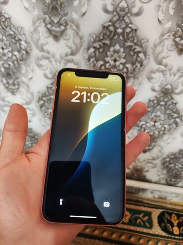 продаю айфон xs: IPhone Xr, 64 ГБ, Коралловый, 77 %