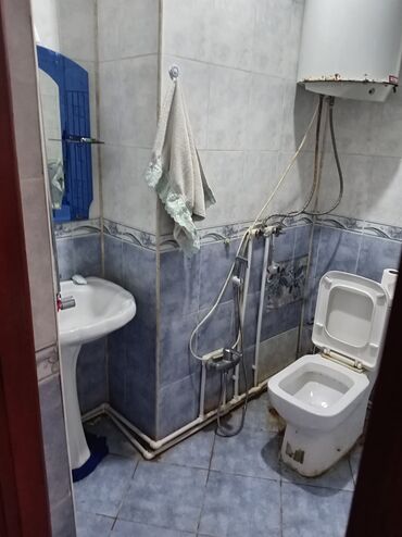 Həyət evləri və villalar: 2 otaqlı, Yeni tikili, 78 kv. m