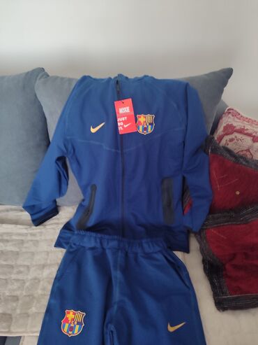 Gornji i donji deo: Nike, M, bоја - Crna — 22