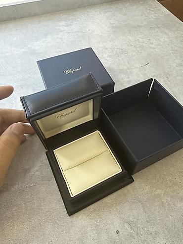 Свадебные платья и аксессуары: Подарочная коробка для украшений Chopard Шкатулка - Фирменный — 1
