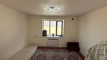 дом в кочкоре: 🏠 Продаётся 4-комнатный дом 92 м² со свежим ремонтом, район Ак-Орго 📋 — 8