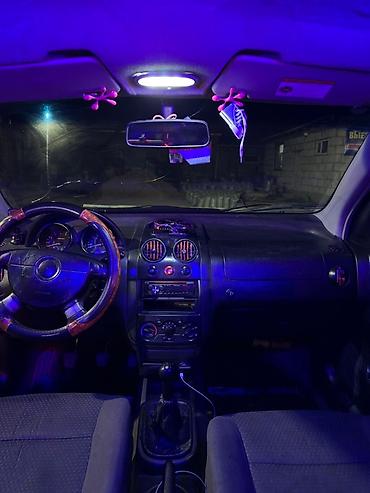 Chevrolet: Chevrolet Aveo: 2005 г., 1.2 л, Механика, Бензин, Хэтчбэк — 8