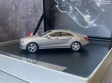 Avtomobil modelləri: Коллекционная модель Mercedes-Benz CLS C218 grey 2011 125 Jahre — 13