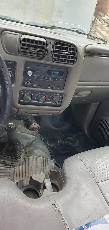 Chevrolet: Chevrolet S-10 pikap - Korpus: 2 qapılı, tək kabin - Rəng: ağ - — 9