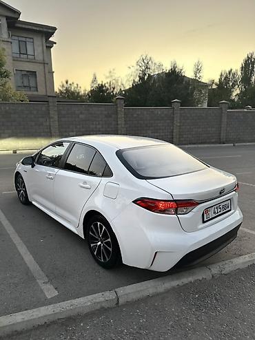 coroll: Toyota Corolla: 2023 г., 1.8 л, Вариатор, Гибрид, Седан — 2