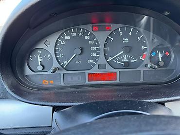 обшивка е34: BMW 3 series: 2004 г., 2 л, Механика, Бензин, Универсал — 2