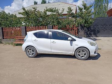эстимо: Toyota Aqua: 2013 г., 1.5 л, Автомат, Гибрид, Хэтчбэк — 4