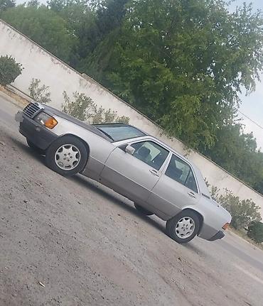 mercedes benz 208 d: Salam.Mercedes-Benz 190 (W201) sedan,mexanika 1991 ci il.Mator karopka — 1