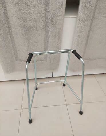 Yerimək üçün arabalar, çəliklər, əsalar, rollatorlar: 🩺Əsa (çəlik) böyüdüb kiçiltmək olur 20 AZN . 🩺Əsa (çəlik) böyüdüb — 2