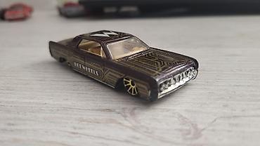 Модели автомобилей: Набор из 4 коллекционных миниатюр Hot Wheels (масштаб около 1:64): 1) — 3