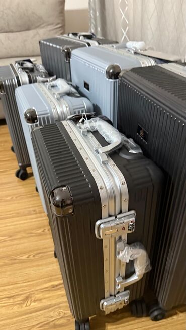 Чемоданы: Чемоданы размер M,S M-6250сом S-4250сом если купите вместе m и s- — 6