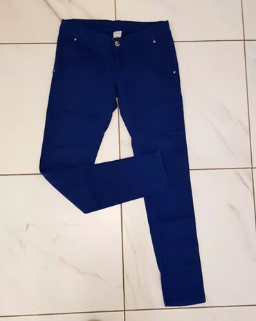 gucci pantalone: M (EU 38), Normalan struk, Drugi kroj pantalona