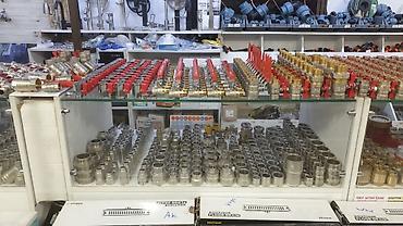 Регулирующие краны: Материал: Металл — 15