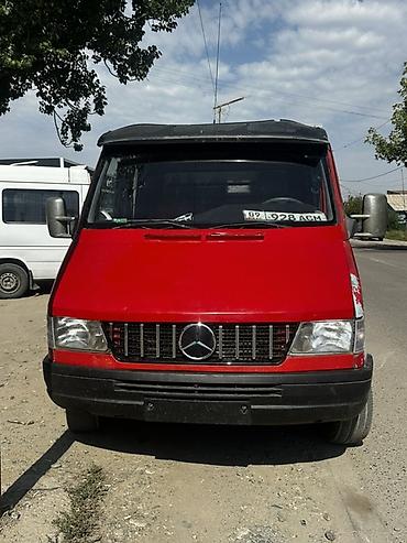 евро савок: Грузовой фургон Mercedes-Benz (кабина-дубль) с бортовой — 1