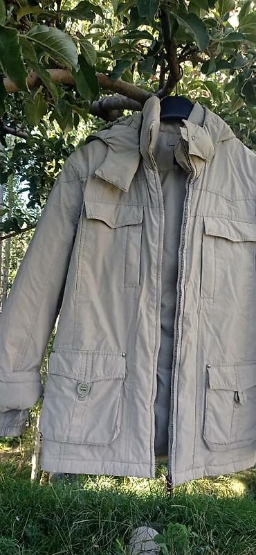 Куртки: Мужская зимняя куртка-парка, бежево‑песочного цвета. Особенности: - — 2