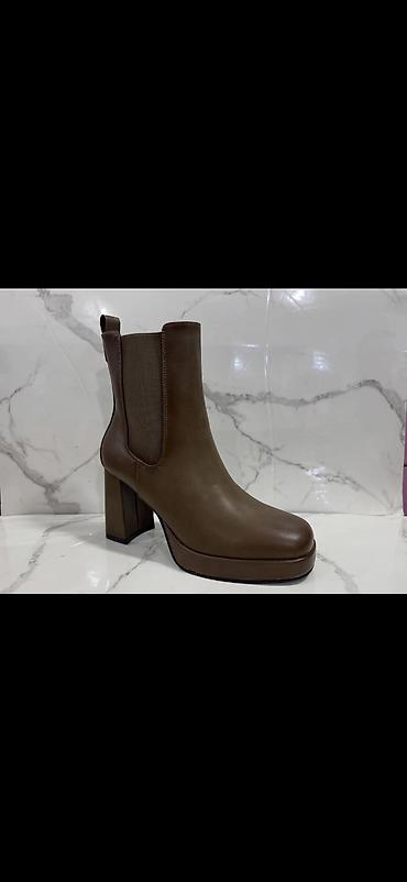 Gležnjače: Modne ženske i muške čizme – više modela - Bež ženske čizme do članka — 17