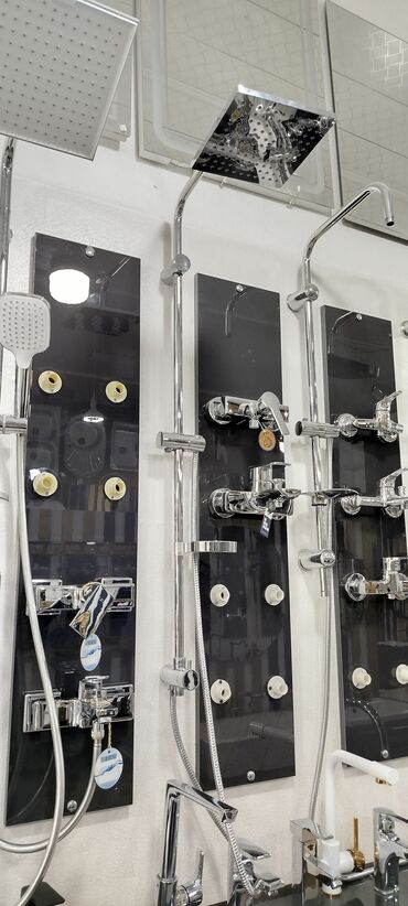 Аксессуары для ванной комнаты: Dəst: Duş sistemi – kvadrat yağış duş başlığı, əl duşu və qarışdırıcı
