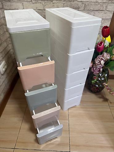 Комоды для одежды: Пластиковый комод с пятью выдвижными ящиками белого цвета и салатовым — 15