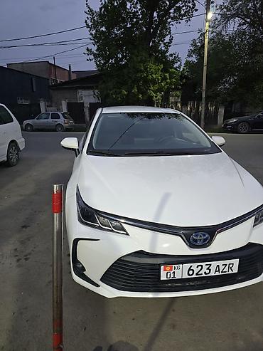 corolla 2022: Toyota Corolla: 2022 г., 1.8 л, Вариатор, Гибрид, Седан — 1