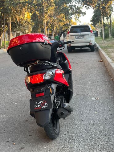 Mopedlər,skuterlər: 3704 km — 13