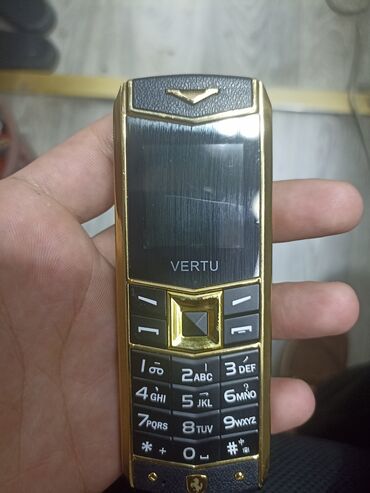 Vertu Aster, цвет - Золотой, Кнопочный