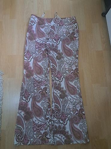 baletanke devojcice: Ženske pantalone sa paisley printom - Kroj: blago zvonaste nogavice — 1