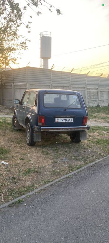 ВАЗ (ЛАДА): ВАЗ (ЛАДА) 4x4 Нива: 2011 г., 1.7 л, Механика, Бензин, Внедорожник