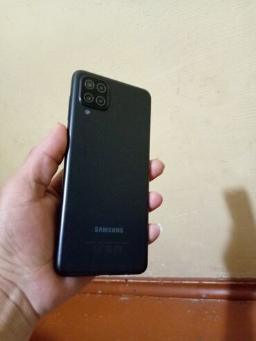 telefonlar a52: Samsung Galaxy A12, rəng - Qızılı