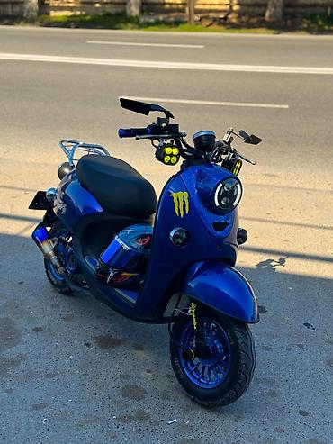 scooter freestyle: Mavi rəngdə şəhər skuterı – sport üslubunda fərdiləşdirilmiş — 1